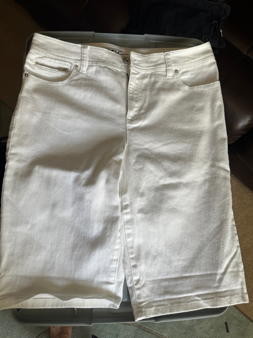 White Denim short - Clean Classic size 6